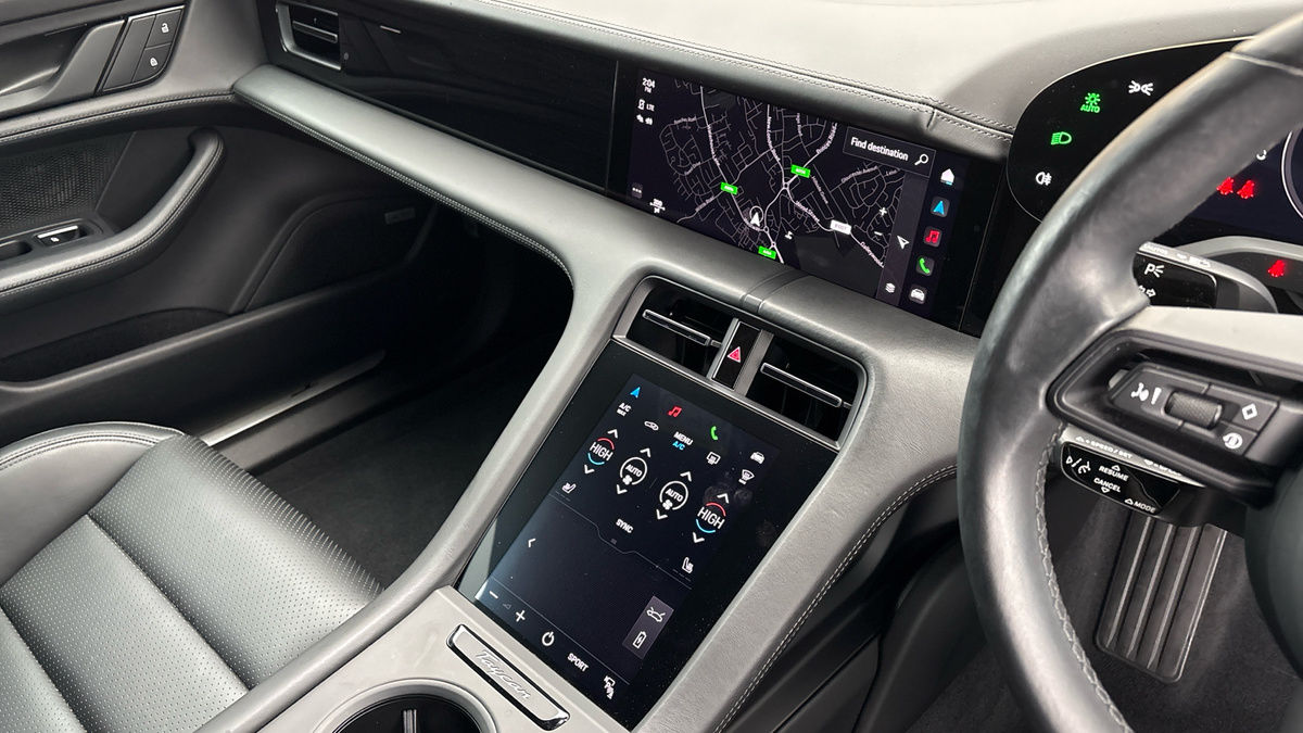 Porsche Taycan Image 18