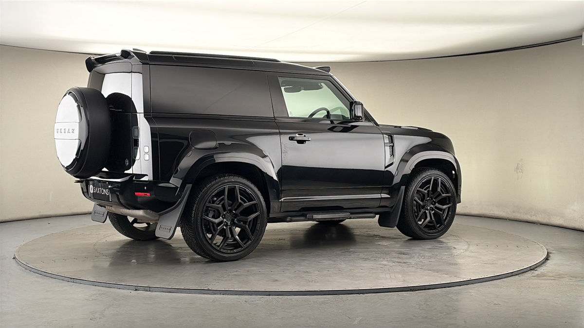 More views of Land Rover Defender 90