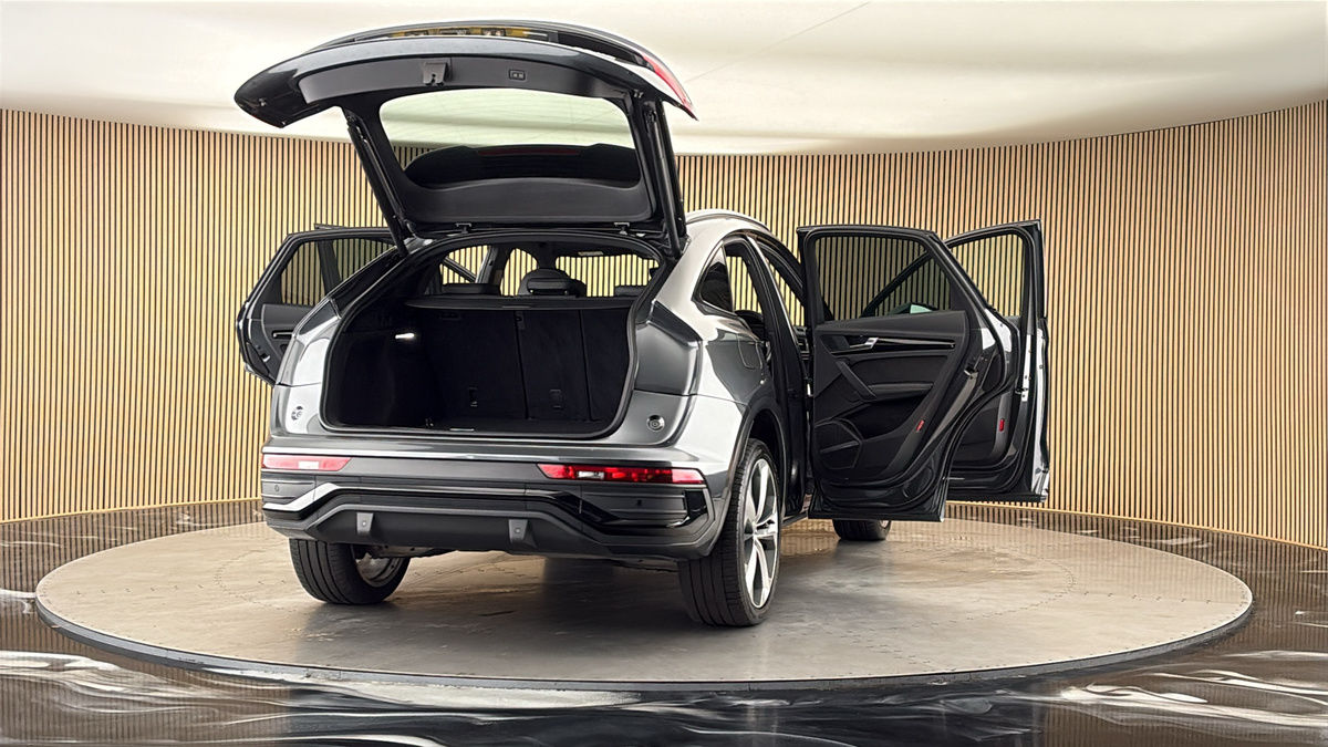 More views of Audi Q5