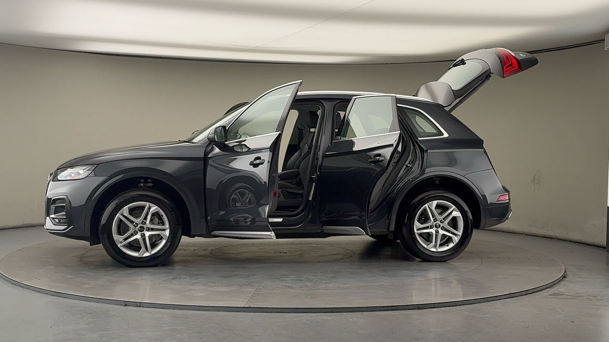 More views of Audi Q5