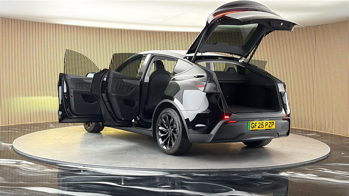 Tesla Model Y Image 23