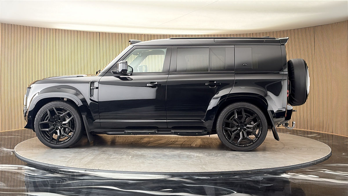 More views of Land Rover Defender 110