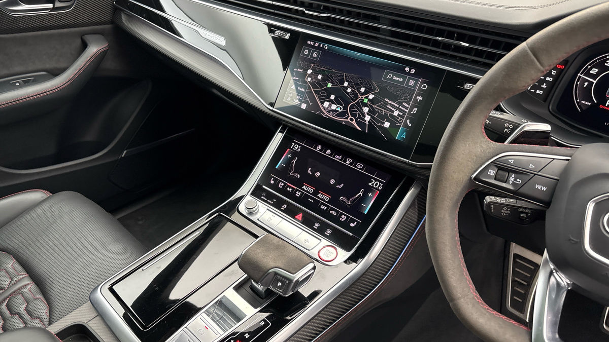 Audi RSQ8 Image 18