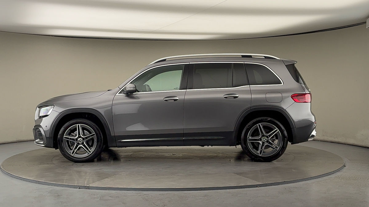 Mercedes-Benz GLB Image 15