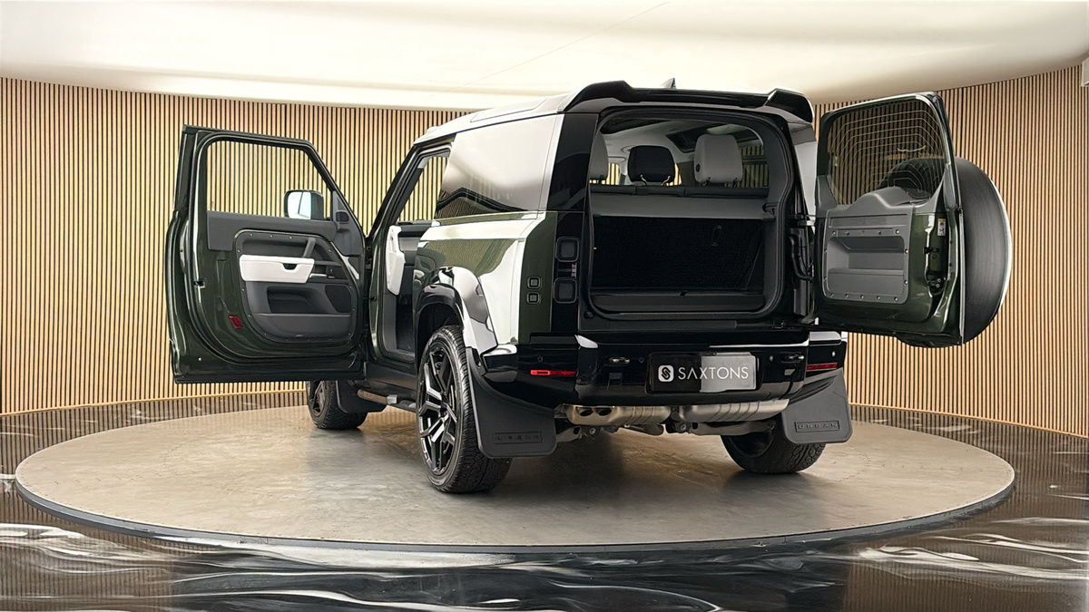 More views of Land Rover Defender 90