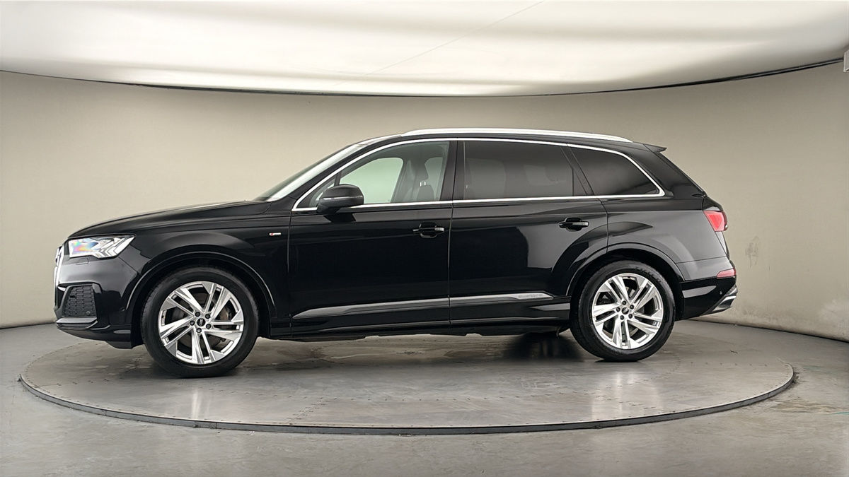 More views of Audi Q7