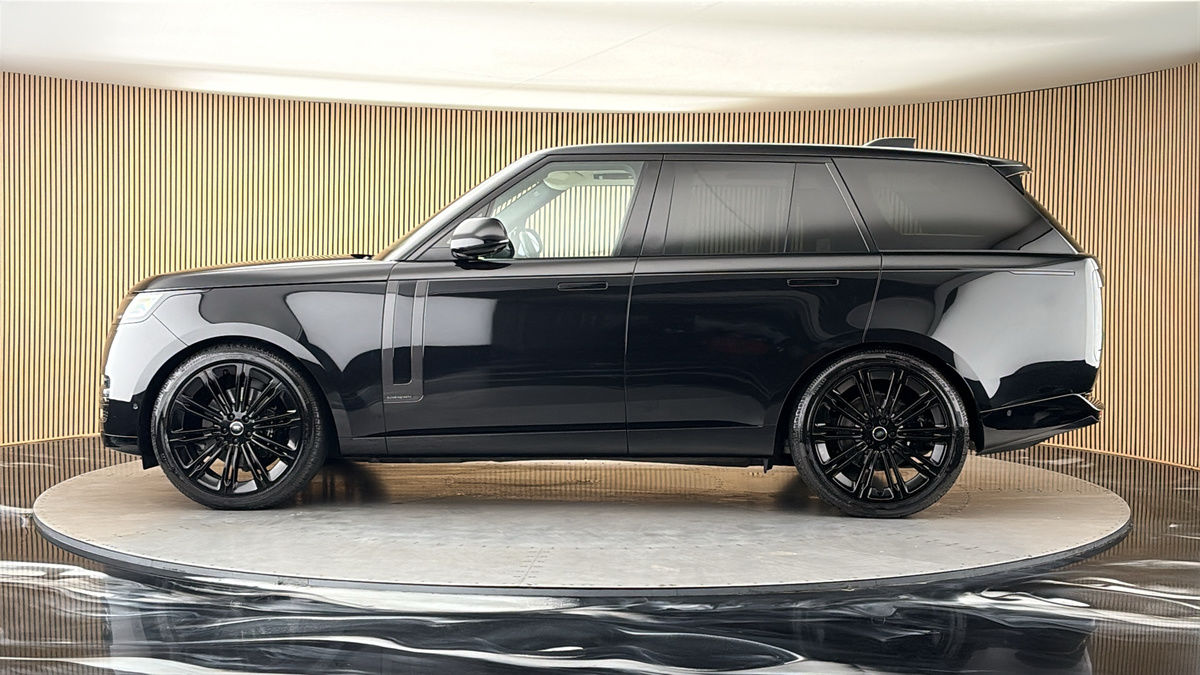 More views of Land Rover Range Rover
