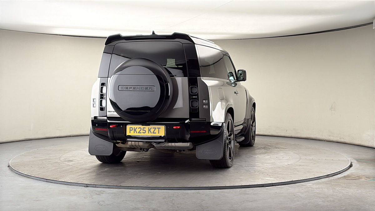 More views of Land Rover Defender 90