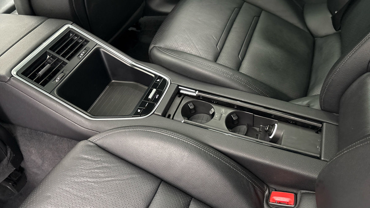 Porsche Panamera Image 29