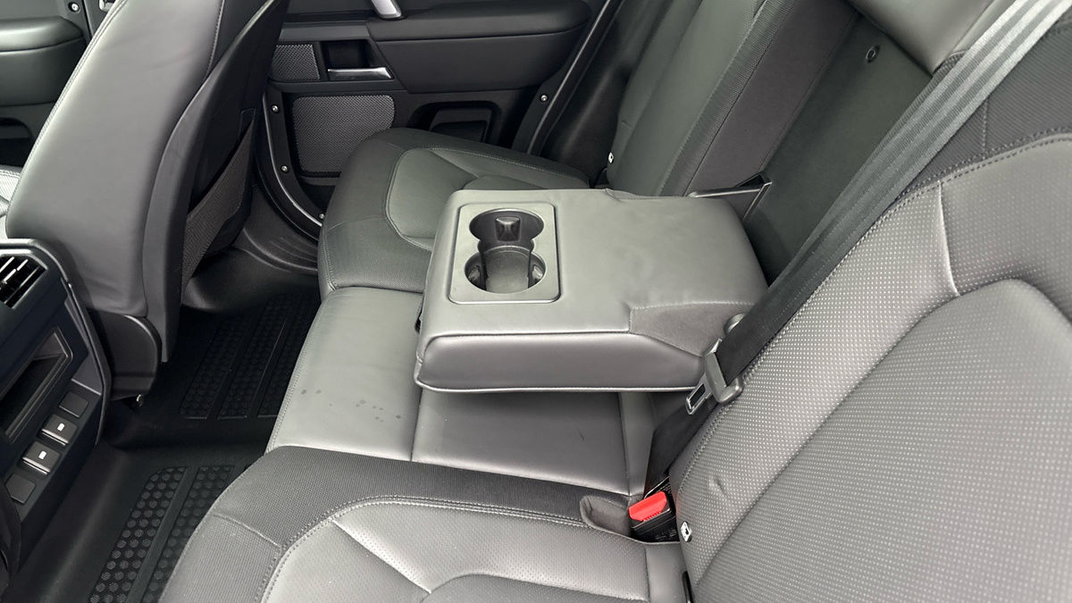 Land Rover Defender 110 Urban Image 9