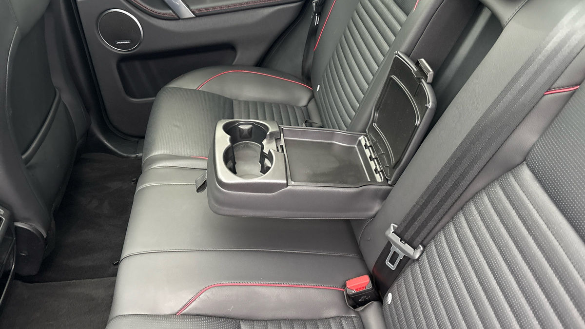 Land Rover Discovery Sport Image 9