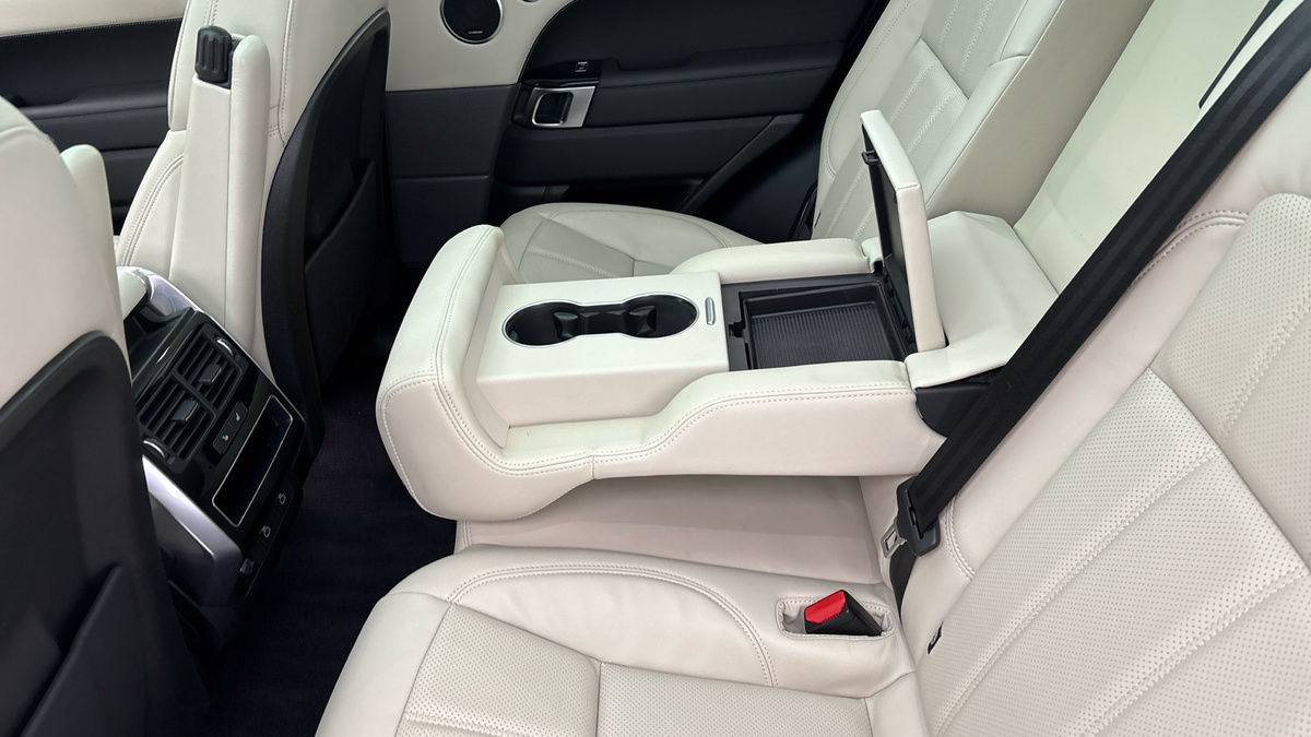 Land Rover Range Rover Sport Image 9