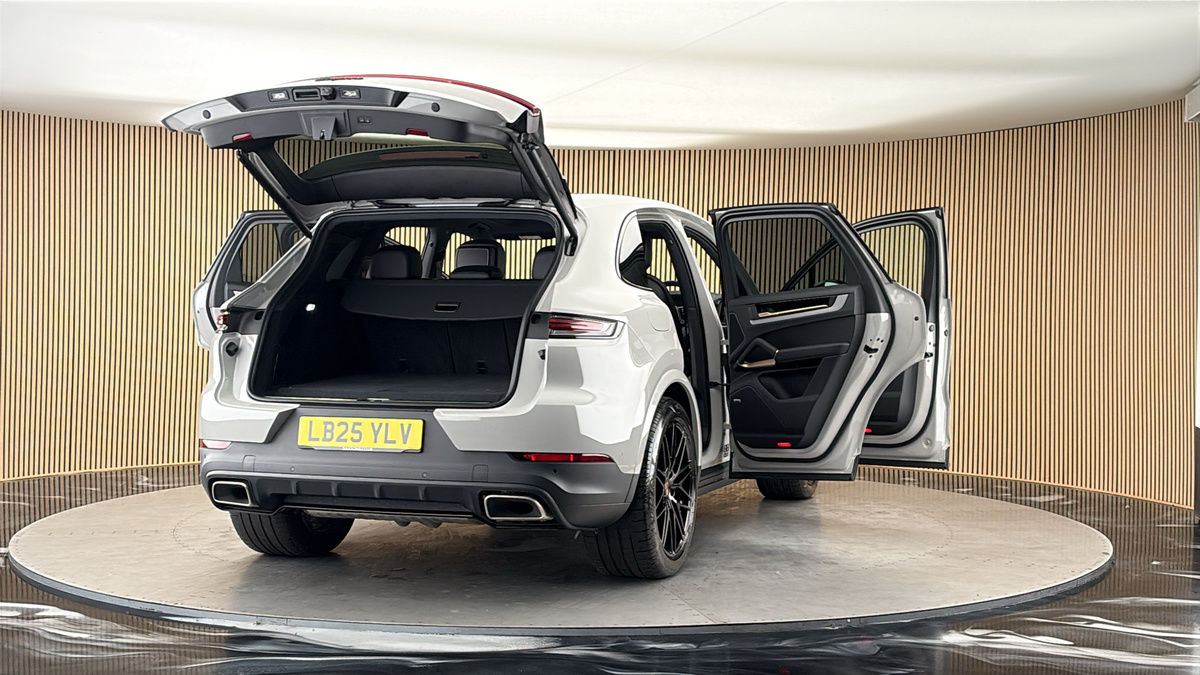 More views of Porsche Cayenne
