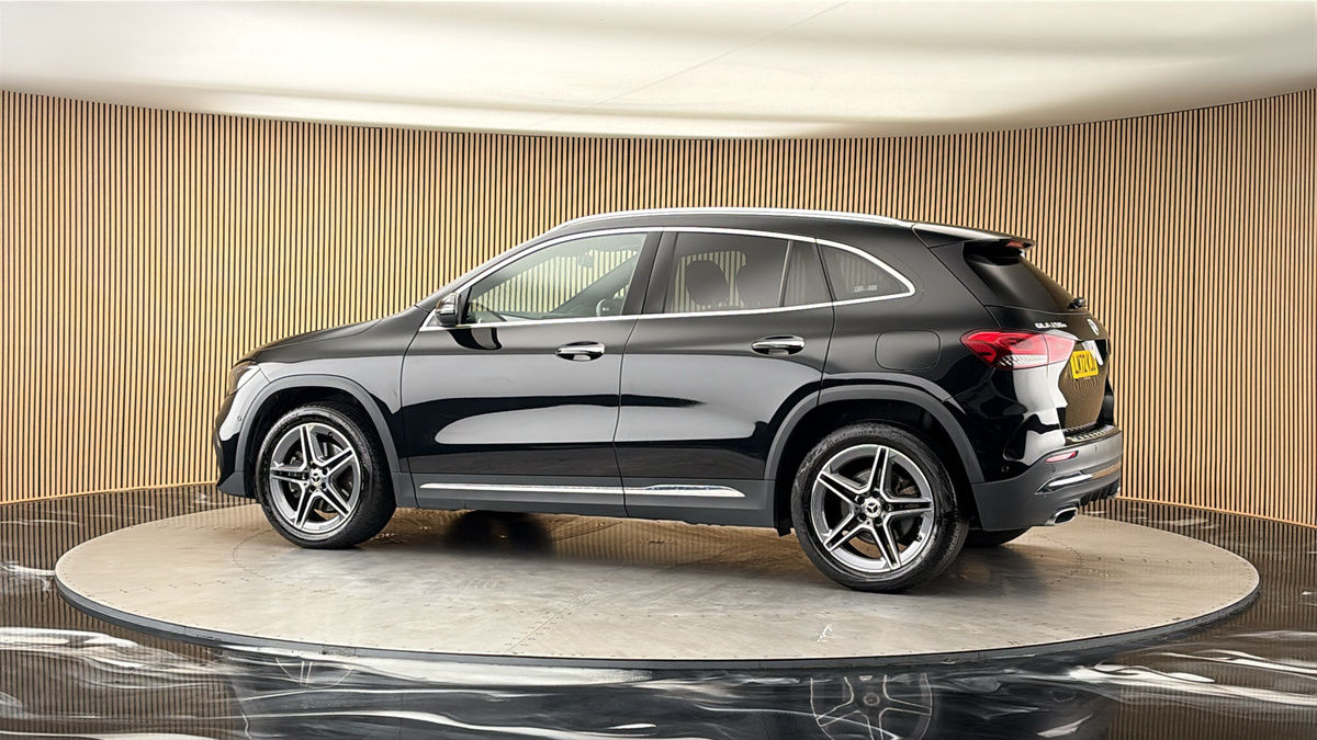 More views of Mercedes-Benz GLA