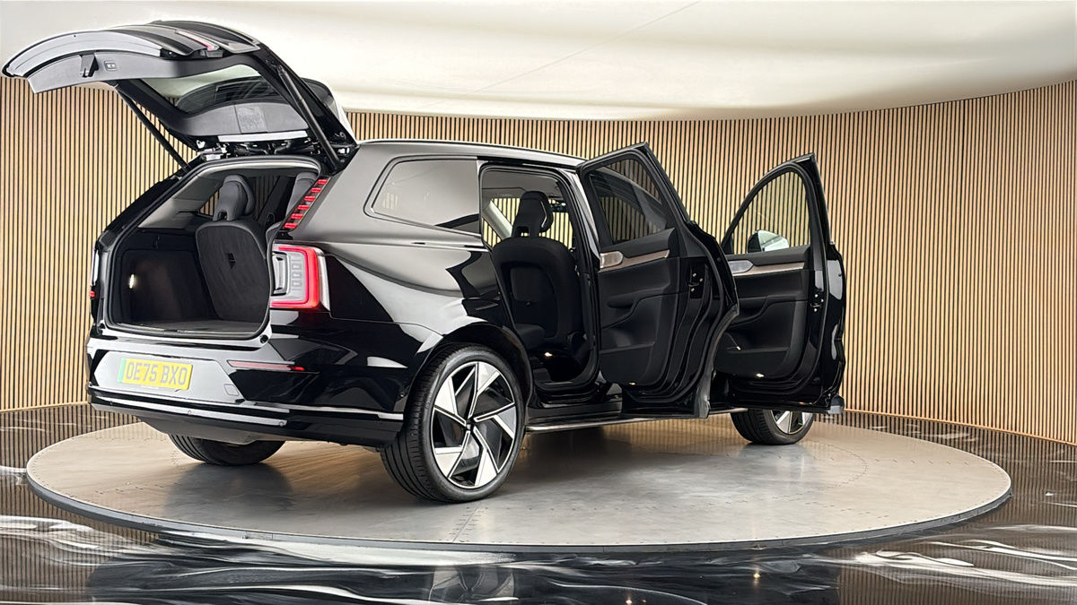 More views of Volvo EX90