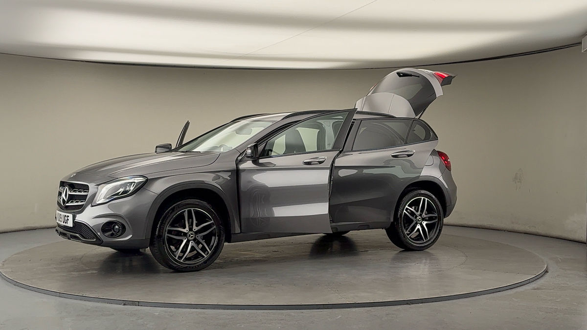 More views of Mercedes-Benz GLA