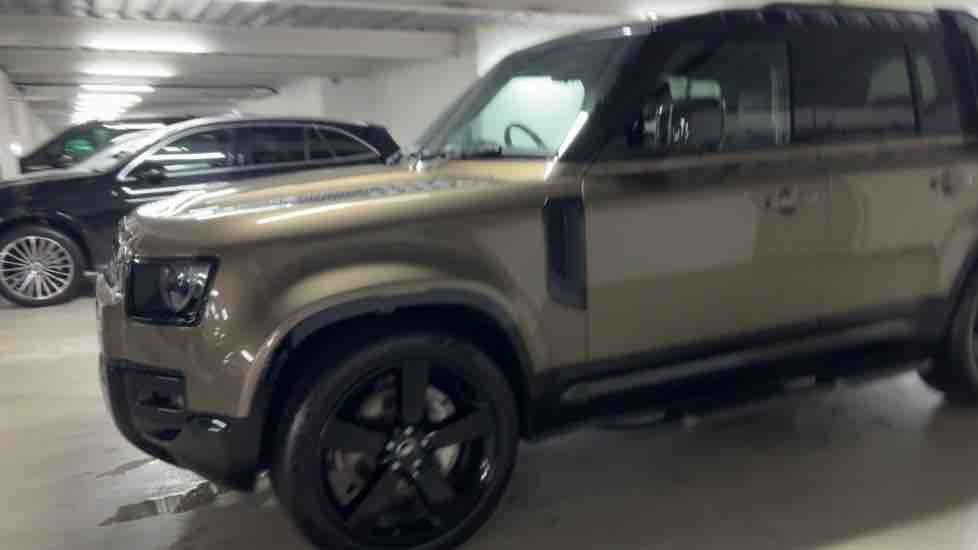 More views of Land Rover Defender 110