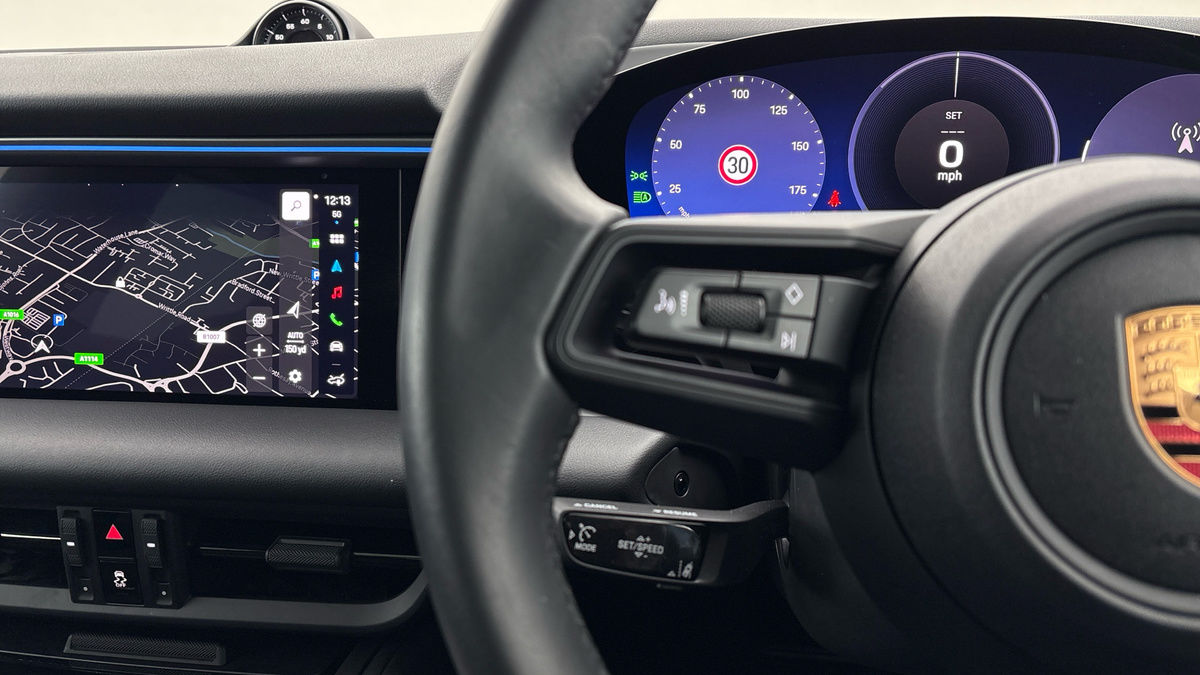 Porsche Macan Image 13