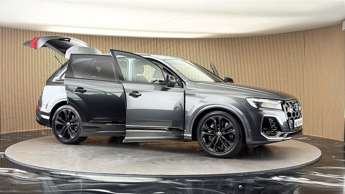 More views of Audi Q7