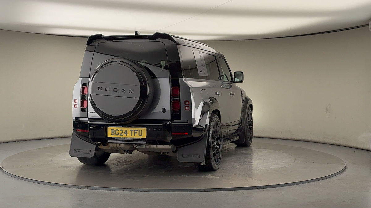 More views of Land Rover Defender 110