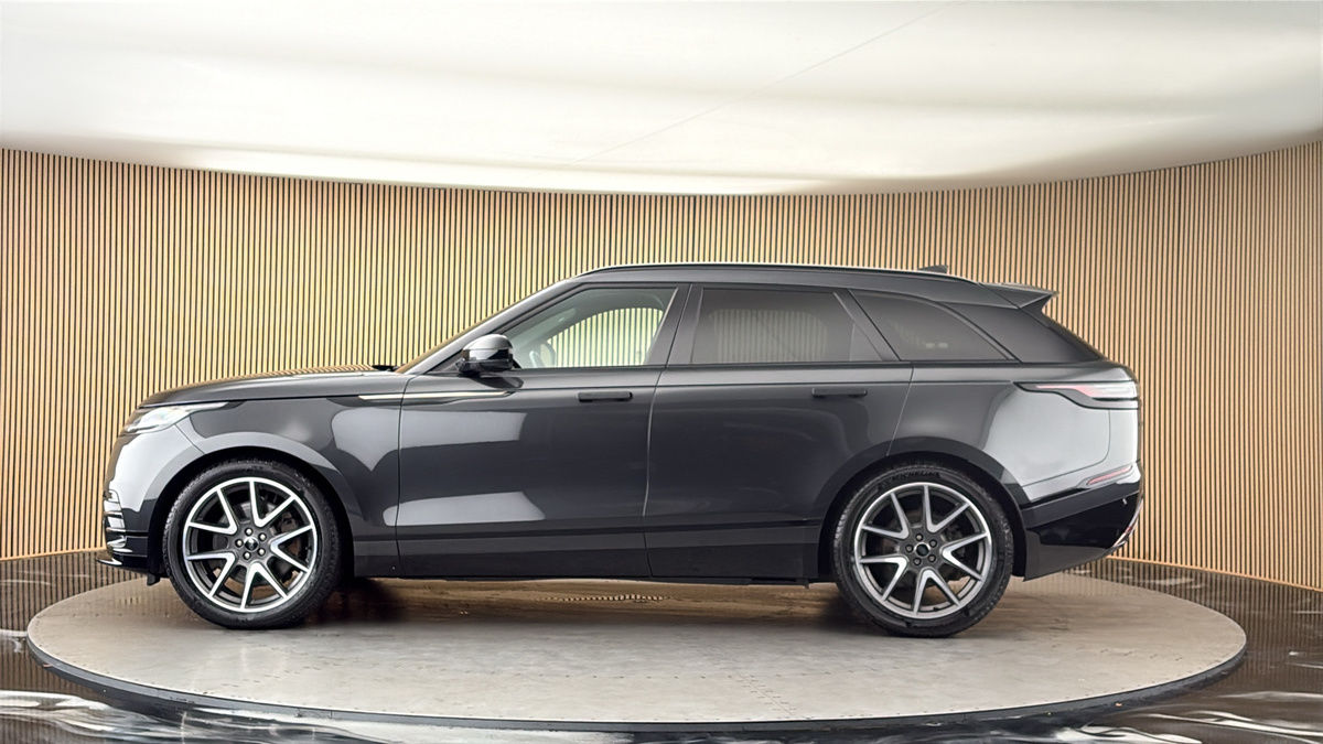 Land Rover Range Rover Velar Image 15