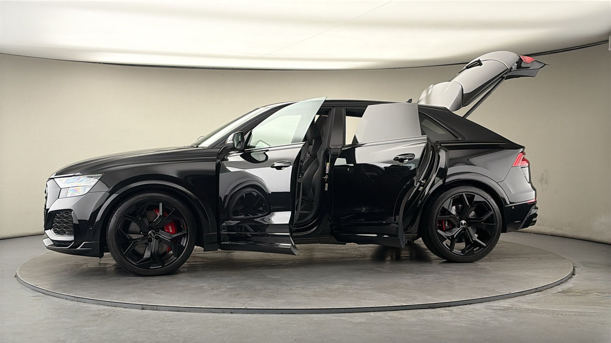 More views of Audi RSQ8