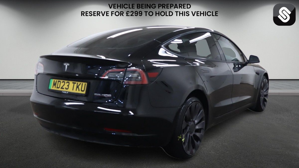 Tesla Model 3 Image 4