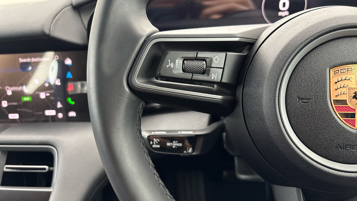 Porsche Taycan Image 13