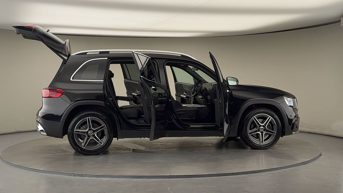 More views of Mercedes-Benz GLB