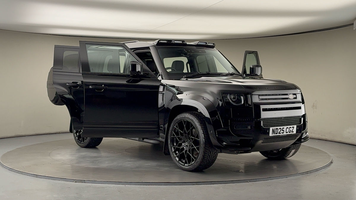 More views of Land Rover Defender 110