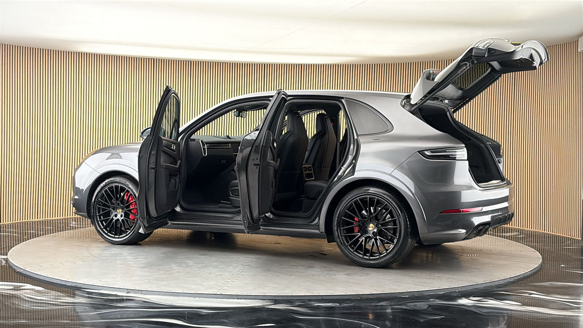 More views of Porsche Cayenne