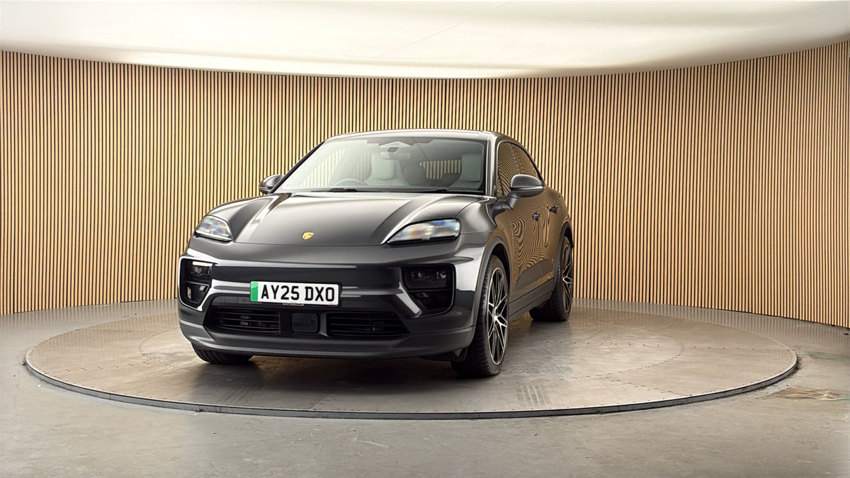 More views of Porsche Macan