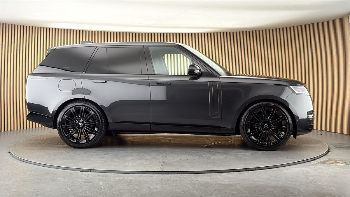 More views of Land Rover Range Rover