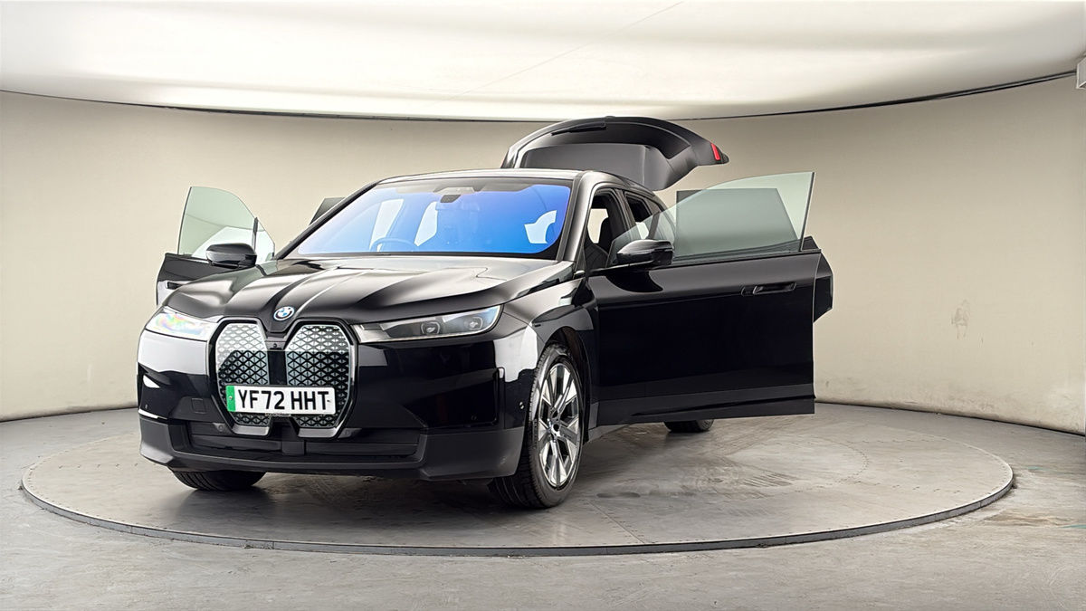 More views of BMW iX