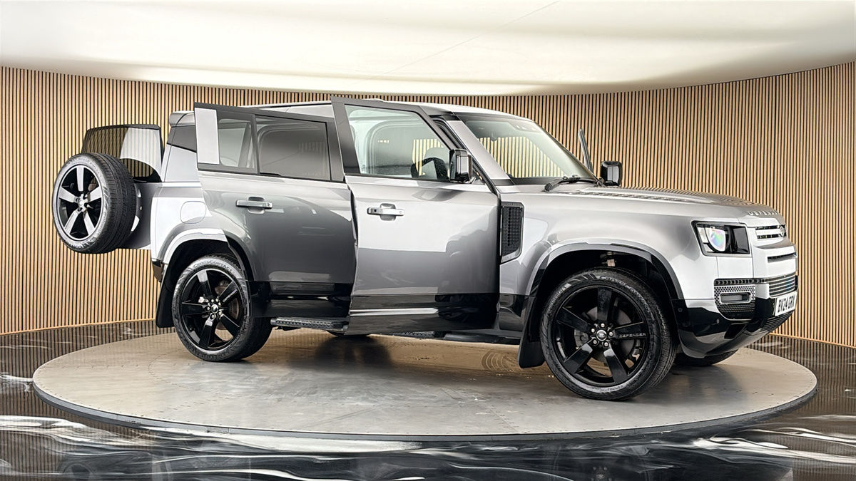 More views of Land Rover Defender 110