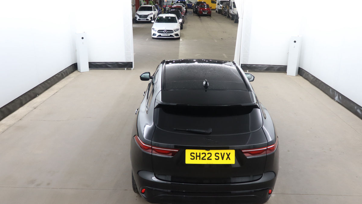 Jaguar F-PACE Image 8