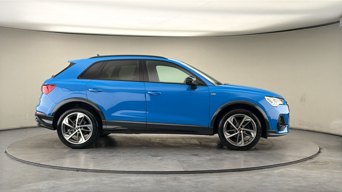 More views of Audi Q3