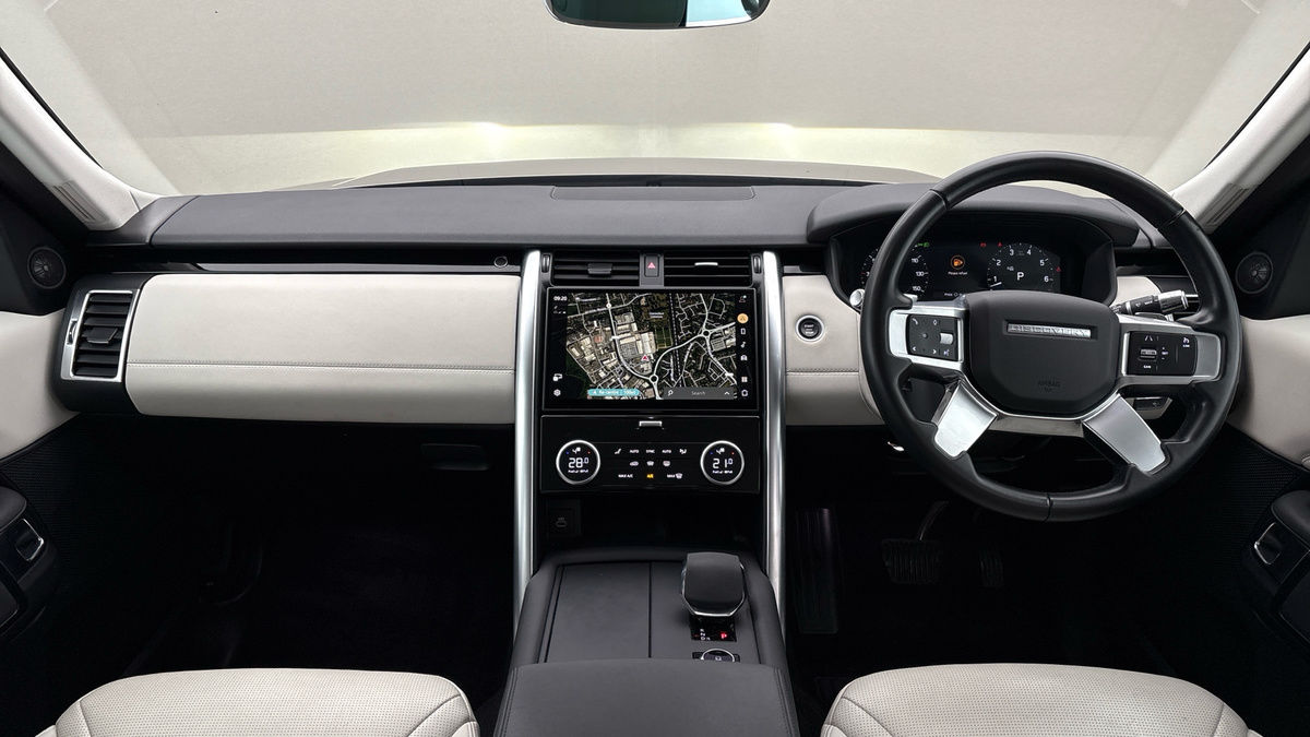 Land Rover Discovery Image 12