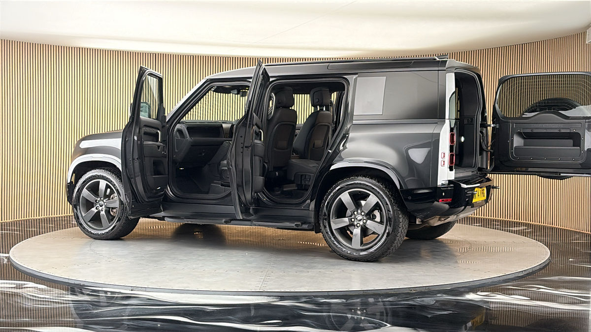More views of Land Rover Defender 110