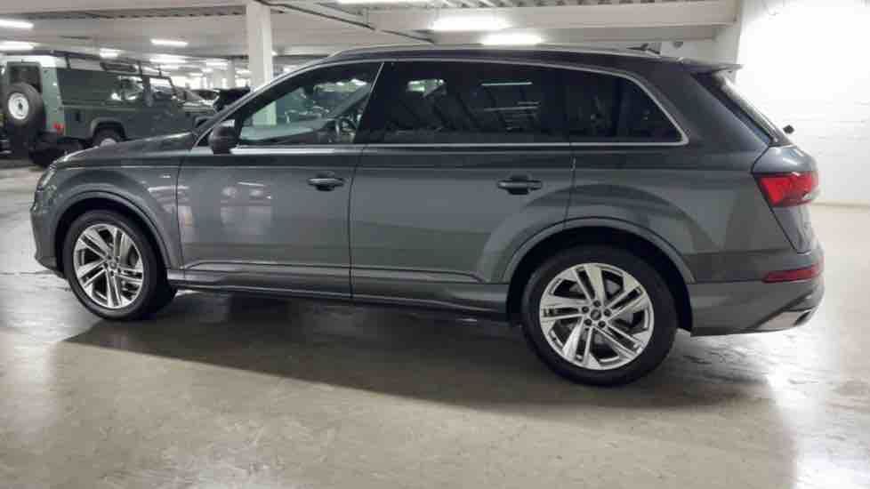 More views of Audi Q7