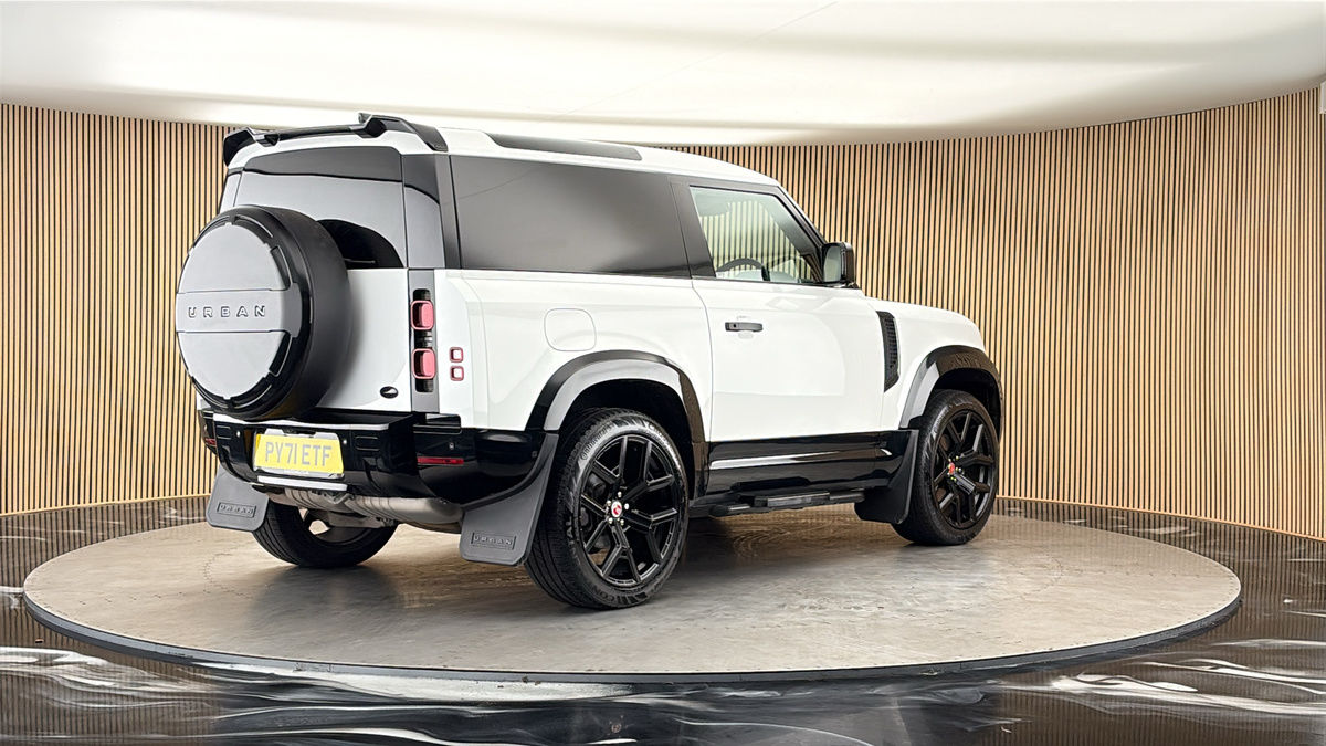 Land Rover Defender 90 Urban Image 21