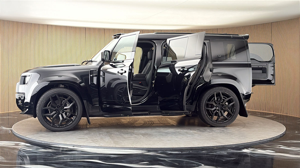 More views of Land Rover Defender 110