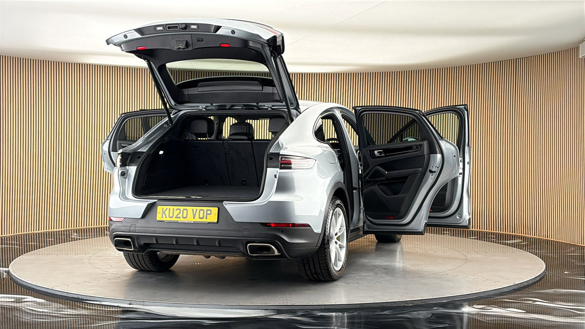 More views of Porsche Cayenne