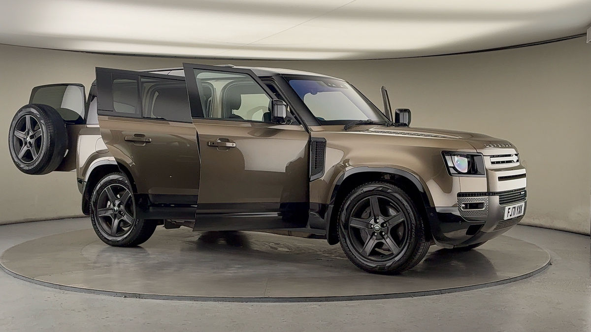 More views of Land Rover Defender 110