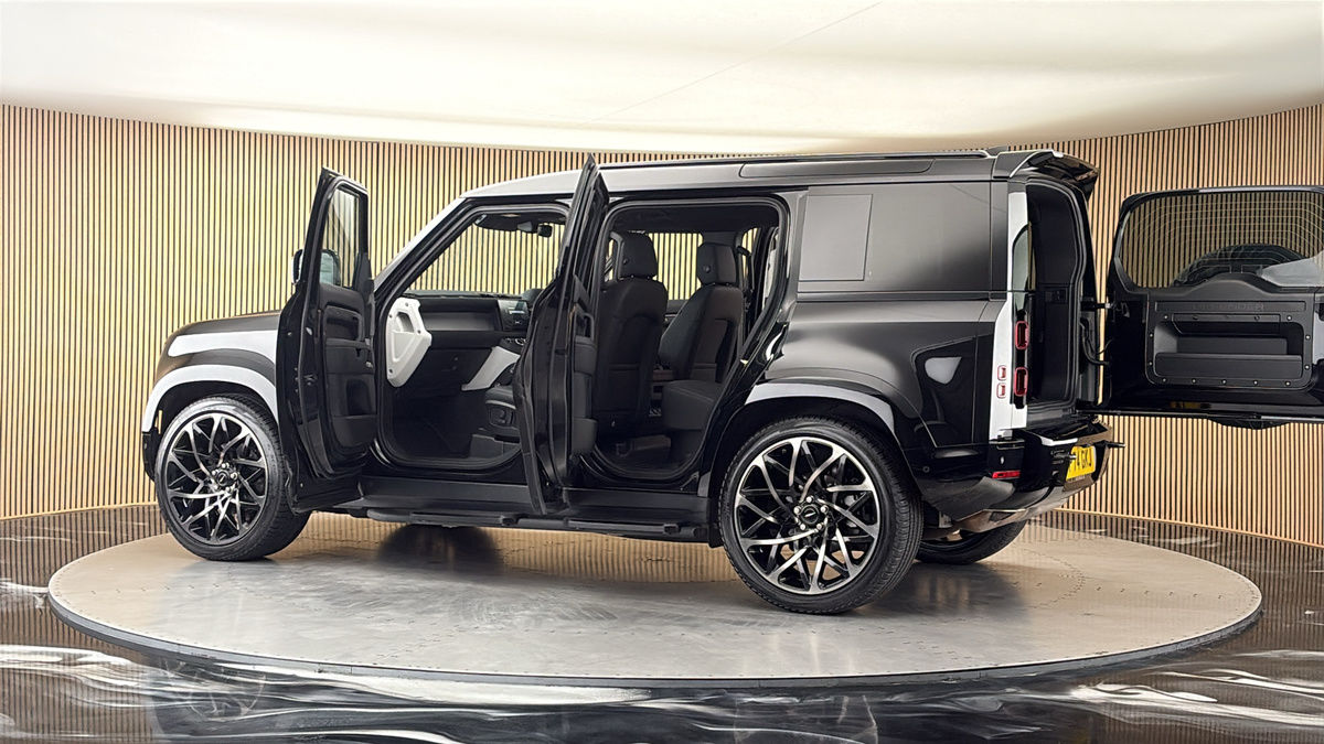 More views of Land Rover Defender 110