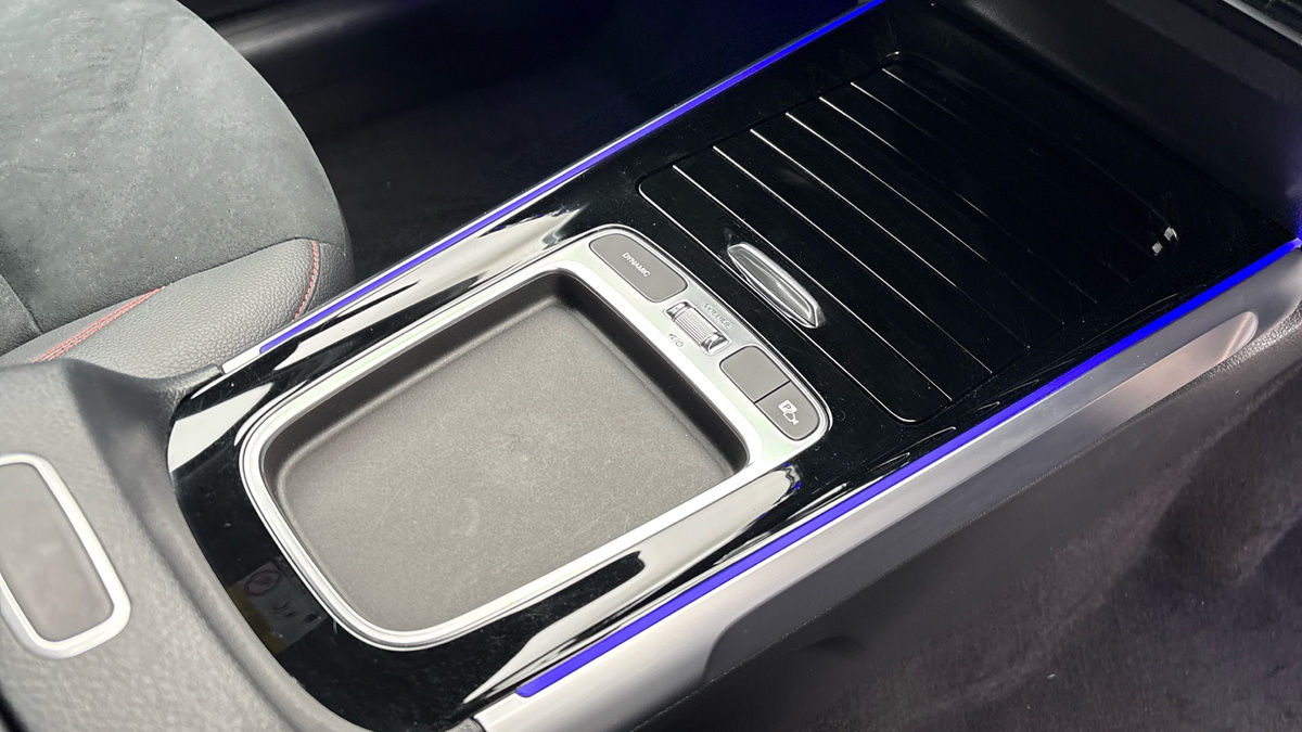 Mercedes-Benz GLB Image 25