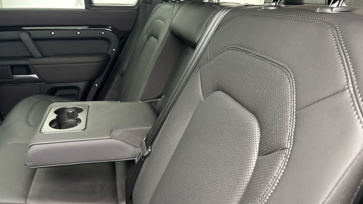 Land Rover Defender 110 Urban Image 9