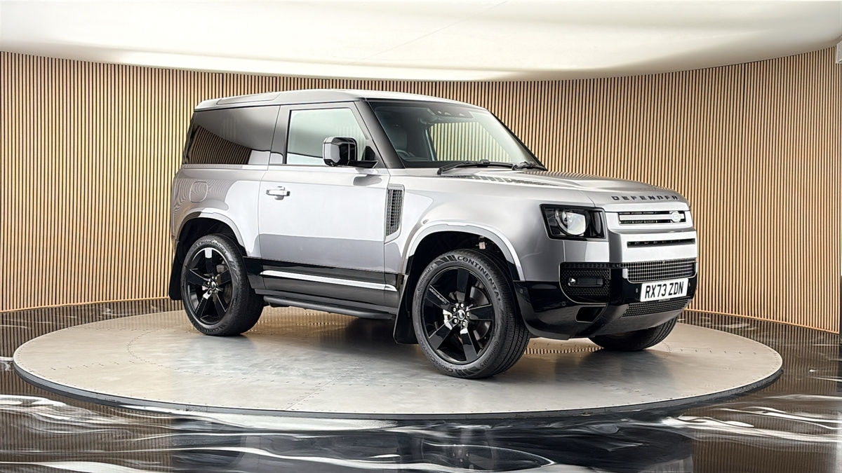 More views of Land Rover Defender 90