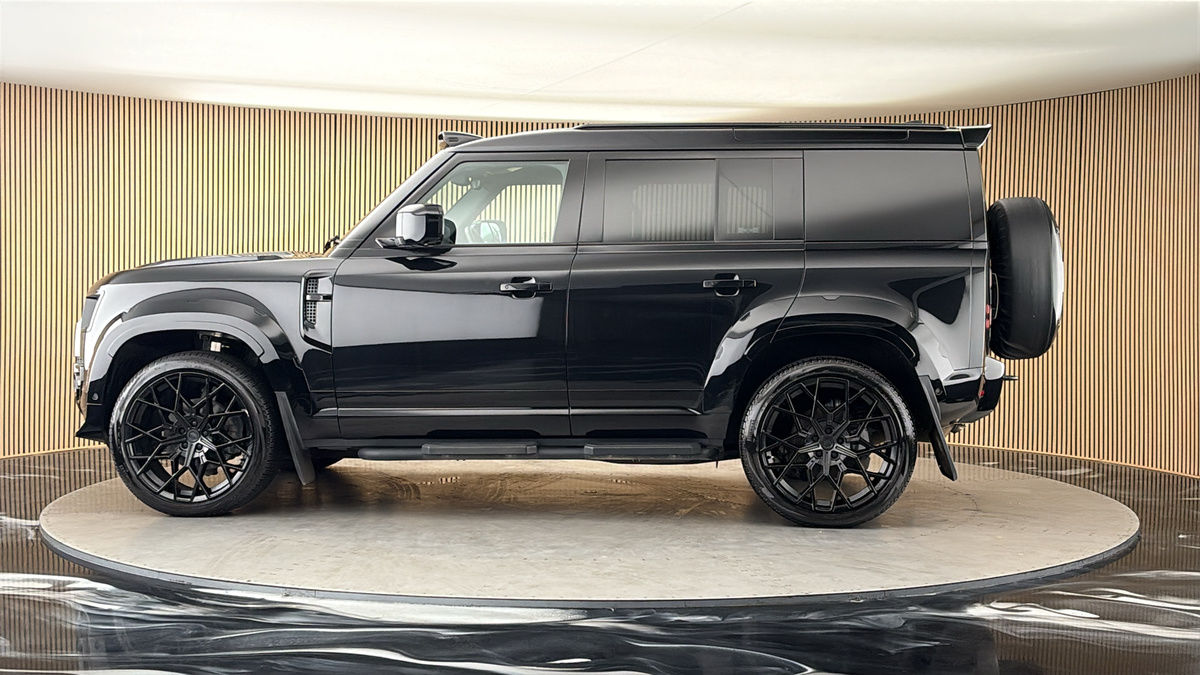 More views of Land Rover Defender 110