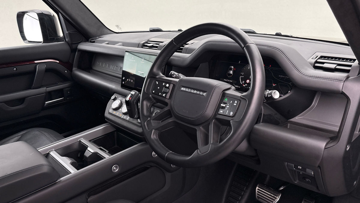 Land Rover Defender 110 Urban Image 5